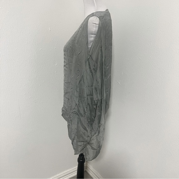 Gigi Moda Made in Italy Seta Spalla Blouse Top XL Gray 100% Silk Lightweight EUC - Picture 6 of 11